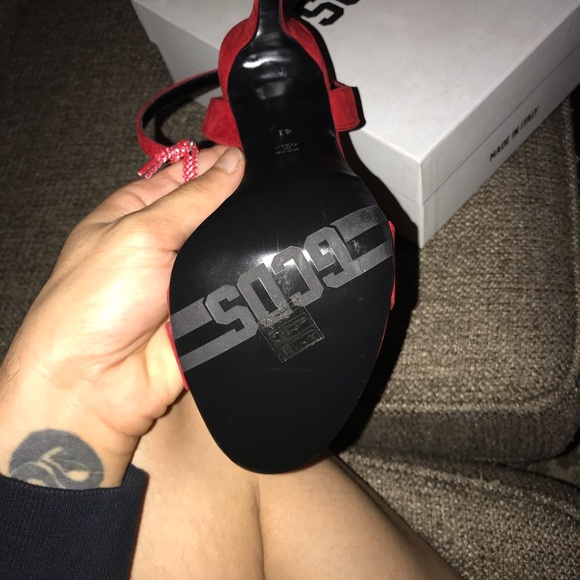 GCDS brand new size 11 but runs 2 size downs - Picture 3 of 15